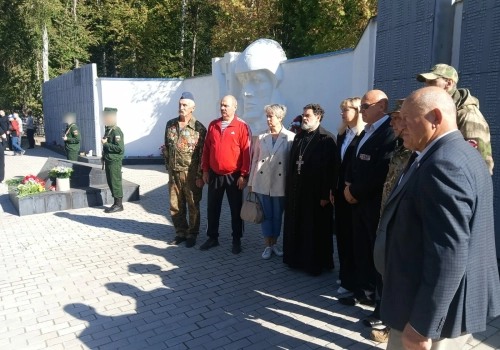 На малой Родине Юрия Алексеевича Гагарина прошел митинг, посвященный Дню Освобождения Смоленщины