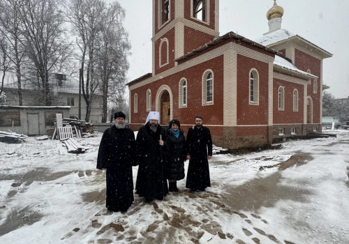 Архипастырь посетил строящийся храм в честь Архангела Михаила г. Сафоново