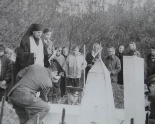 Первое захоронение воинов в Богородицком 1995 г.