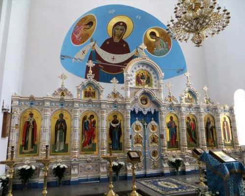 Интерьер Покровского храма.jpg