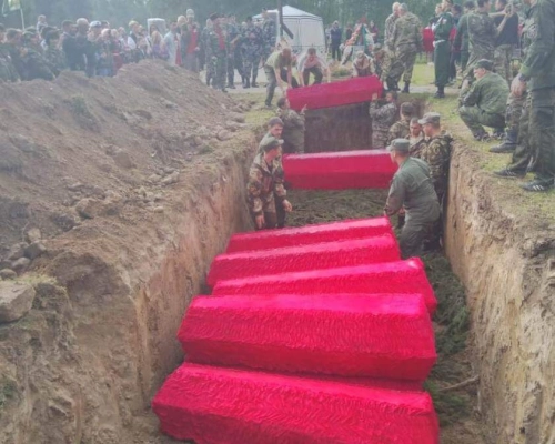 Перезахоронение останков советских воинов