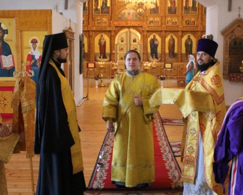 В Неделю 15-ю по Пятидесятнице епископ Сергий совершил Божественную литургию