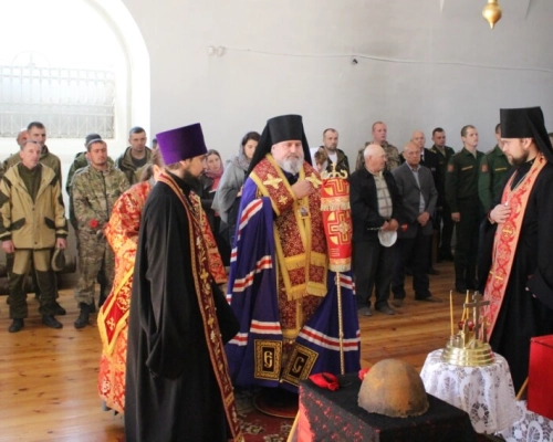Епископ Сергий отслужил литию по воинам павшим в Великой Отечественной войне