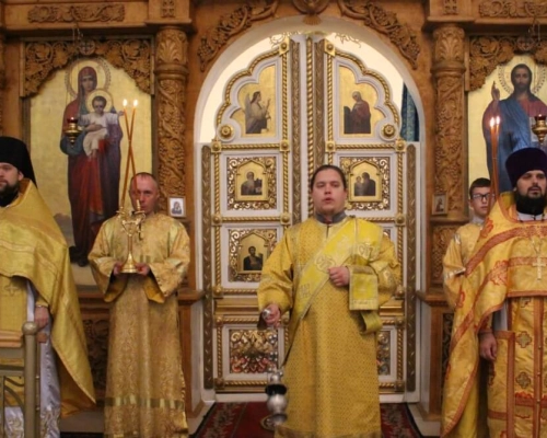 В Неделю 17-ю по Пятидесятнице епископ Сергий совершил Божественную литургию