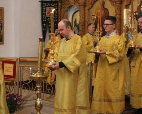 В Неделю 17-ю по Пятидесятнице епископ Сергий совершил Божественную литургию