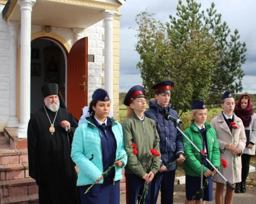 Епископ Сергий освятил мемориальную доску, увековечивающую память о военных музыкантах