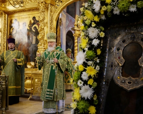 Преосвященный Сергий, епископ Вяземский и Гагаринский принял участие в Божественной литургии, в Свят