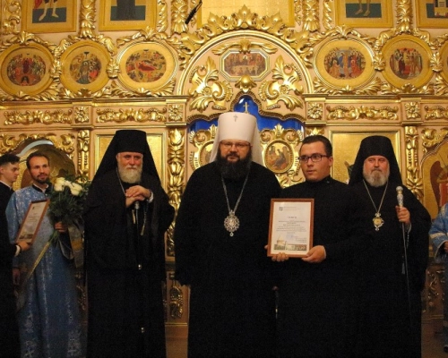 Епископ Сергий принял участие в вечернем богослужении, в Покровском храме при СПДС