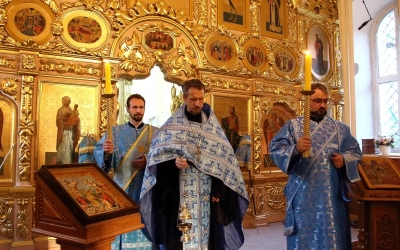 Епископ Сергий принял участие в вечернем богослужении, в Покровском храме при СПДС