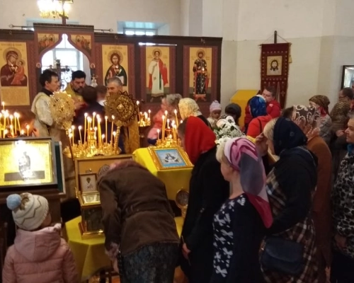 В г. Гагарин верующие встретили и поклонились православным Святыням
