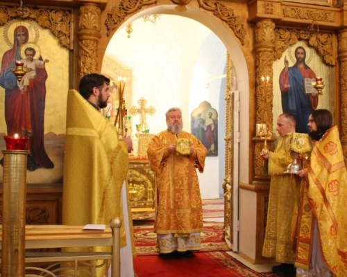 Архипастырское служение в Свято-Троицком кафедральном соборе