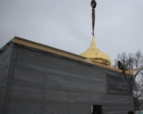 установка новых куполов на Благовещенский кафедральный собор Архиерейского подворья