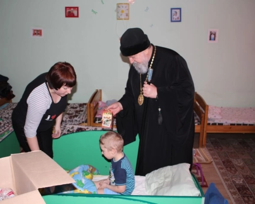 Епископ Сергий поздравил воспитанников «Дома Милосердия» п. Шиманово с Рождеством Христовым