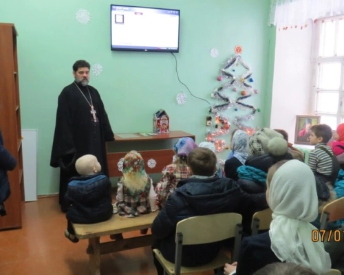 Детская Рождественская Литургия в Тихвинском храме г. Гагарин