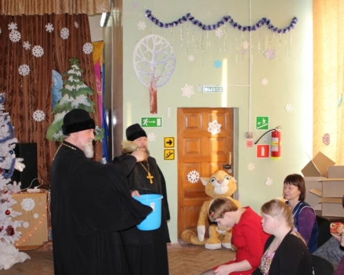 Епископ Сергий поздравил воспитанников «Ново-Никольского детского дома-интерната» с Рождеством Христ