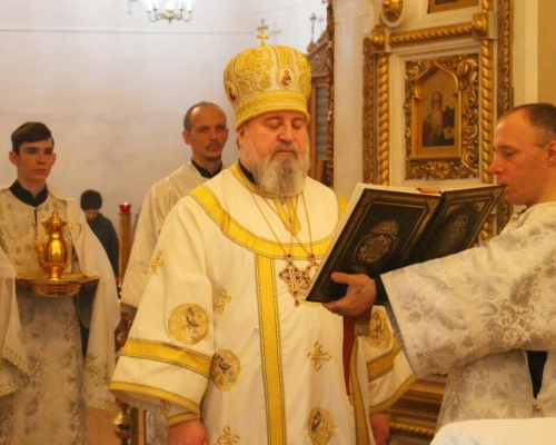 Глава Вяземской епархии возглавил Божественную литургию