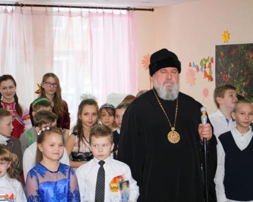 Епископ Сергий поздравил ветеранов 
