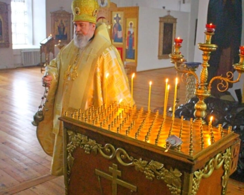Епископ Сергий возглавил Божественную литургию в день памяти Блаженной Ксении Петербургской