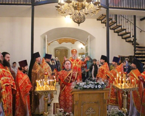 Епископ Сергий возглавил Божественную литургию, в Спасо-Преображенском храме г. Вязьма