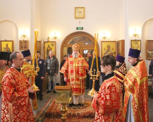 Епископ Сергий возглавил Божественную литургию в Спасо-Богородицком Одигитриевском женском монастыре