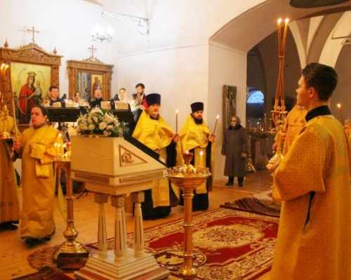 Епископ Сергий возглавил Всенощное бдение накануне Недели о блудном сыне
