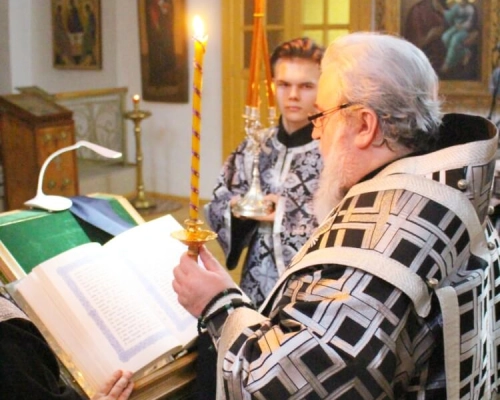 Епископ Сергий возглавил второе служение Пассии в Свято-Троицком кафедральном соборе г. Вязьмы