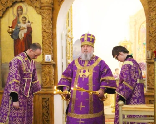 Епископ Сергий возглавил Божественную литургию свт. Василия Великого в Неделю 5-ю Великого поста