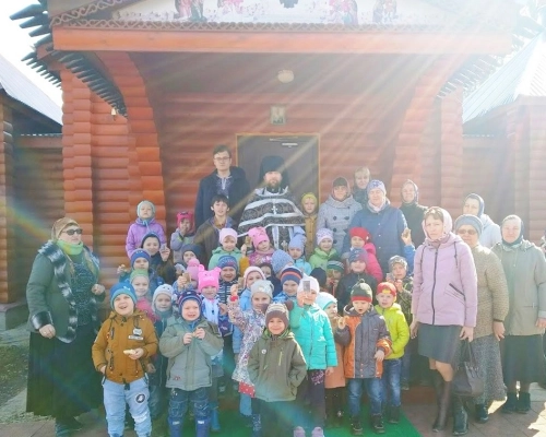 Воспитанники детского сада села Карманово причастились Святых Христовых Таин