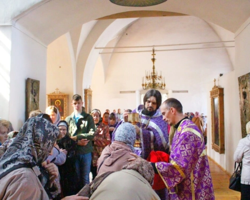Преосвященный епископ Сергий совершил Божественную литургию св. Василия Великого