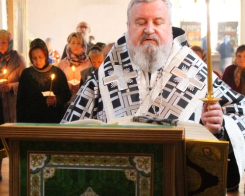 Епископ Сергий возглавил Утреню с чтением 12-ти Евангелий Страстей Христовых