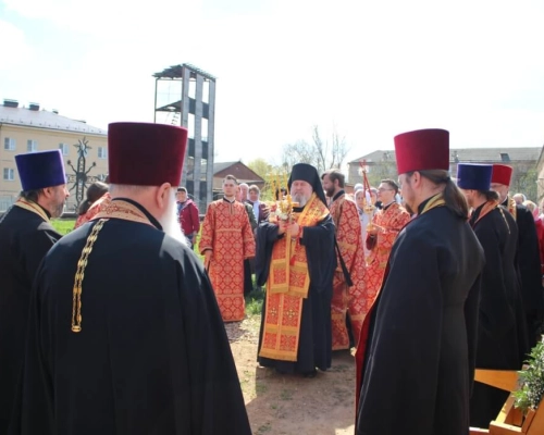 Преосвященнейший Епископ Сергий возглавил Божественную литургию в храме Преображения Господня