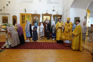 Епископ Вяземский и Гагаринский Алексий возглавил Всенощное бдение в Свято-Троицком кафедральном соборе