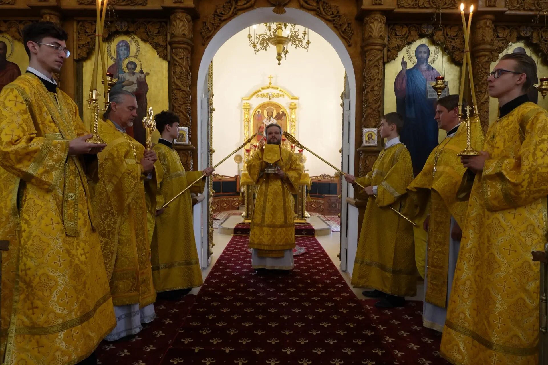 Епископ Вяземский и Гагаринский Алексий совершил Божественную Литургию в Свято-Троицком соборе г. Вязьмы