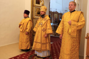 Епископ Алексий совершил Божественную литургию в Свято-Троицком соборе г. Вязьмы