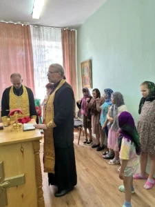 Священники Преображенской церкви г. Вязьмы посетили Новоникольский детский дом.