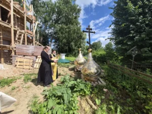 Освящение новых куполов и крестов в с.Баскаково