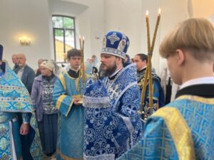 Архипастырь совершил Божественную литургию в храме Тихвинской иконы Божией Матери с. Высокого