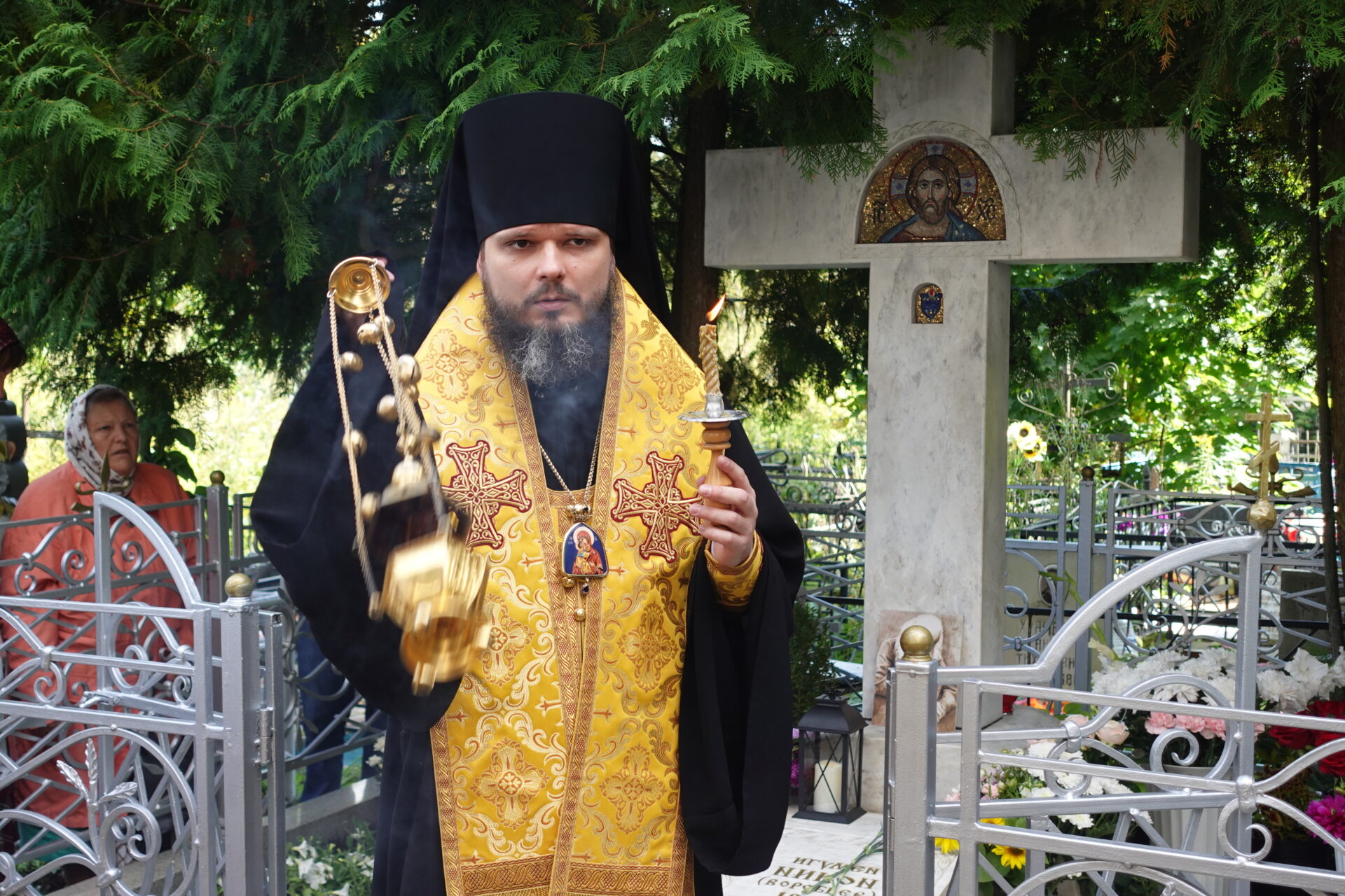 Епископ Алексий совершил Литургию в день памяти игумена Никона (Воробьёва)
